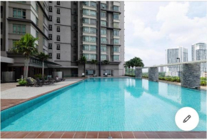 Shaftsbury residence cyberjaya with a pool & Free Parking